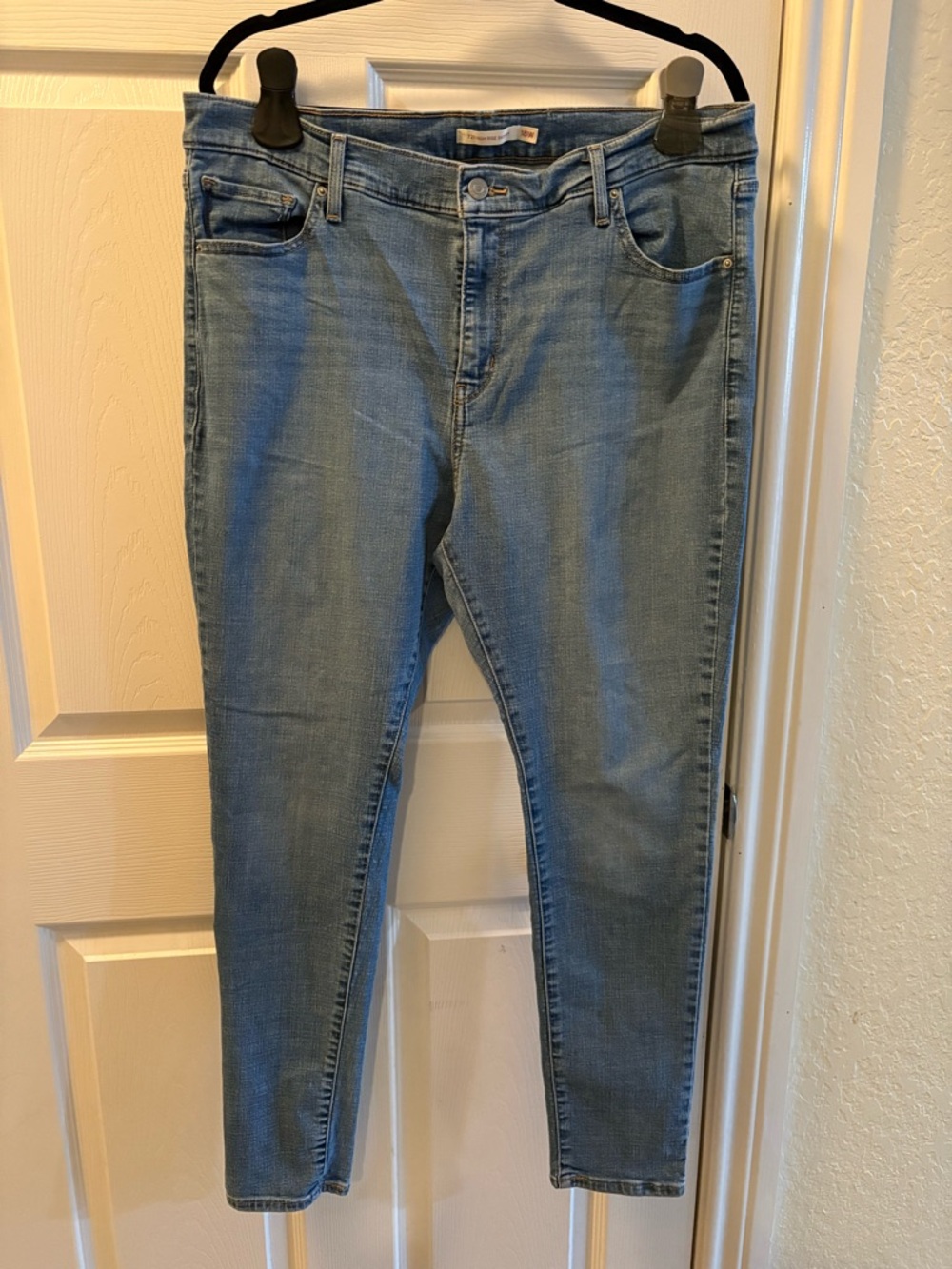 Levi's Light Blue Women's Skinny Jeans - High Rise